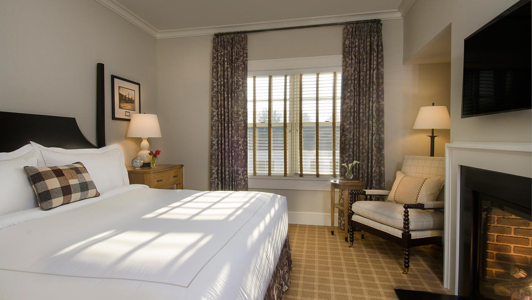 Guestroom with 1 King Bed